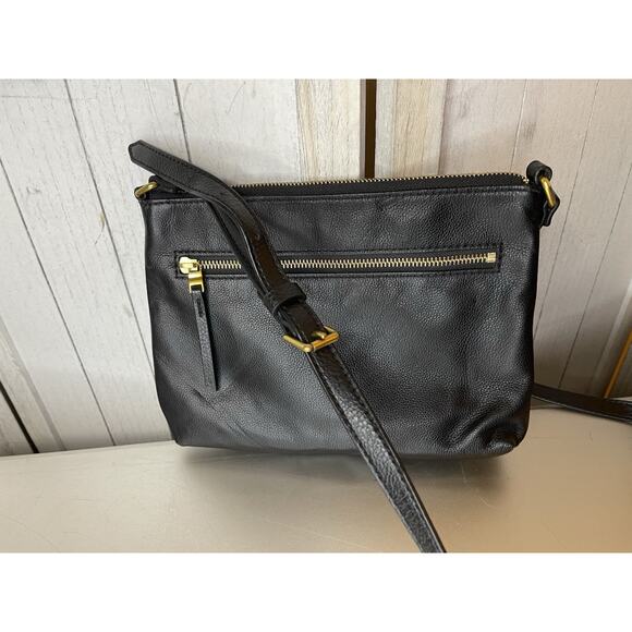 Fossil Black Leather Shoulder Bag Purse Minimalist Small Classic - Picture 1 of 6